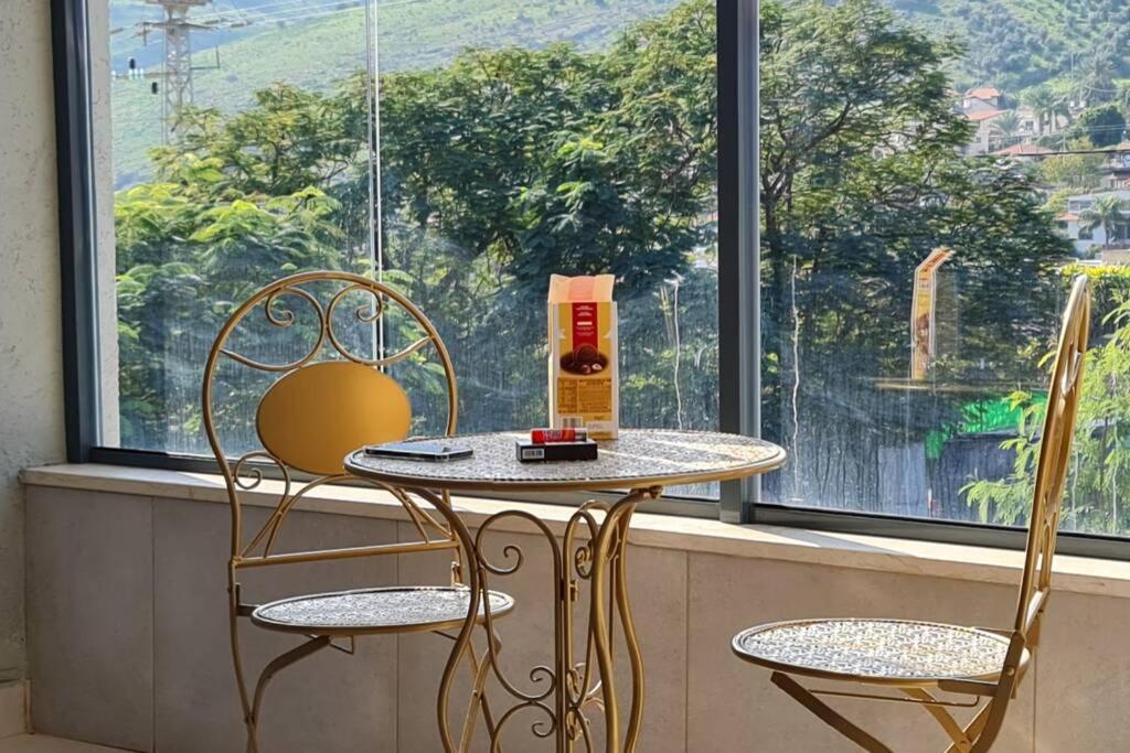 נוף הארבל עם חלון לכינרת Apartment มิกดาล ภายนอก รูปภาพ