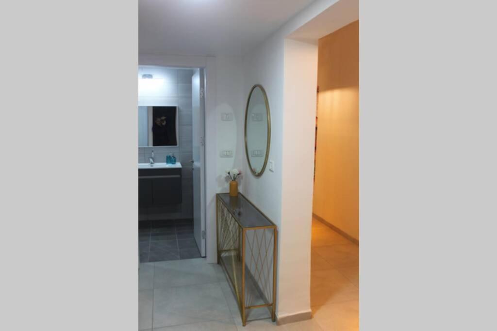 נוף הארבל עם חלון לכינרת Apartment มิกดาล ภายนอก รูปภาพ
