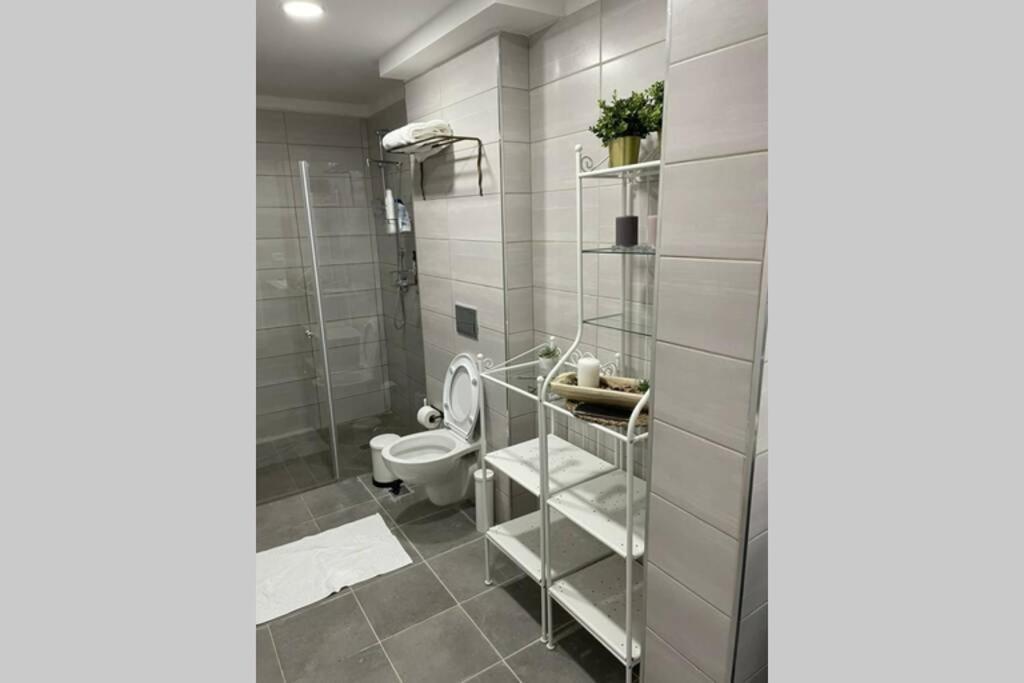 נוף הארבל עם חלון לכינרת Apartment มิกดาล ภายนอก รูปภาพ