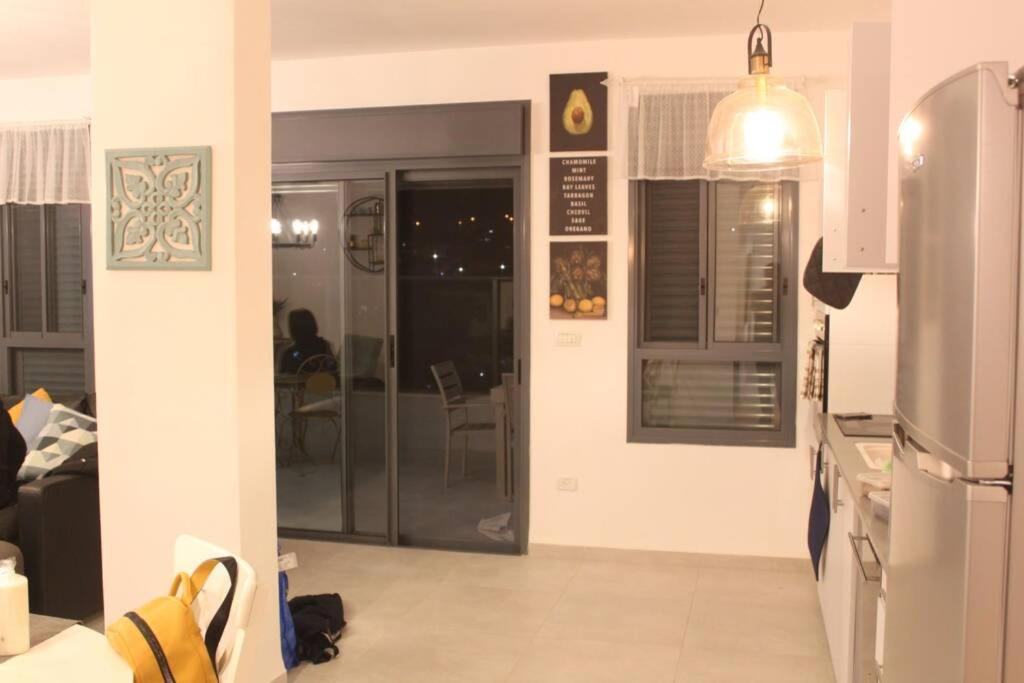 נוף הארבל עם חלון לכינרת Apartment มิกดาล ภายนอก รูปภาพ