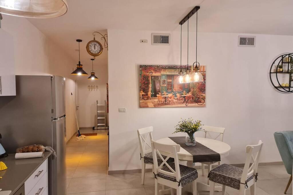 נוף הארבל עם חלון לכינרת Apartment มิกดาล ภายนอก รูปภาพ